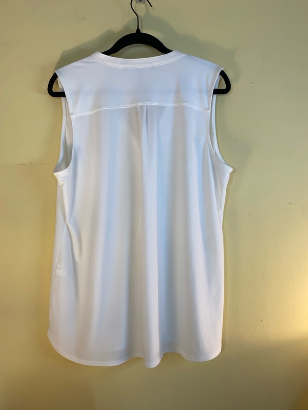White House Black Market White Ruffle-Trim V-Neck Blouse NWO Tags - Picture 5 of 7